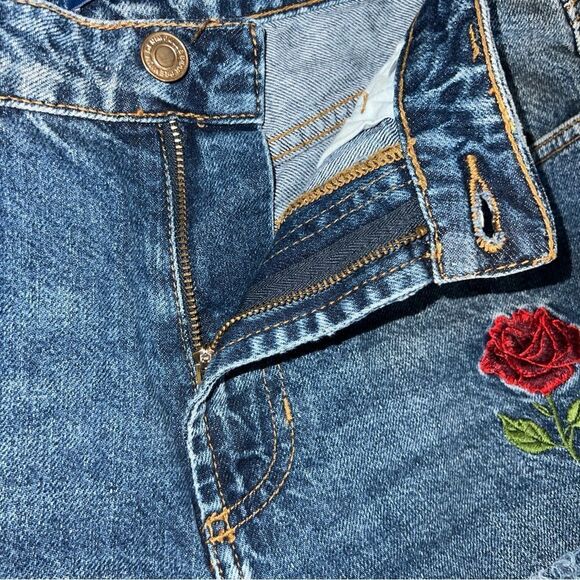 Pull&Bear Distressed Rose Embroidered Jeans Size 26 - Picture 7 of 9